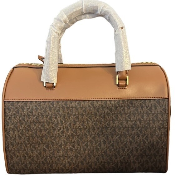 Michael Kors Medium Duffel Travel 
New with the tag - Picture 3 of 7